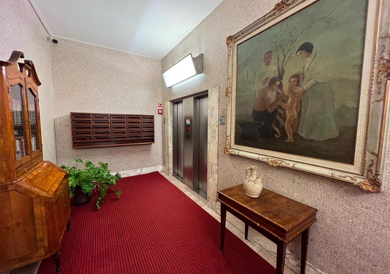 Apartamento Cozy Duomo - Elegant & Quiet, 300M From Cathedral Milán Exterior foto